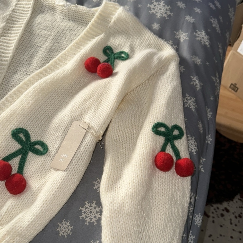 ๐ Luna Ivy cherry ๐ Fruit Cardigan Sweater ๐๐ - Picture 5 of 9